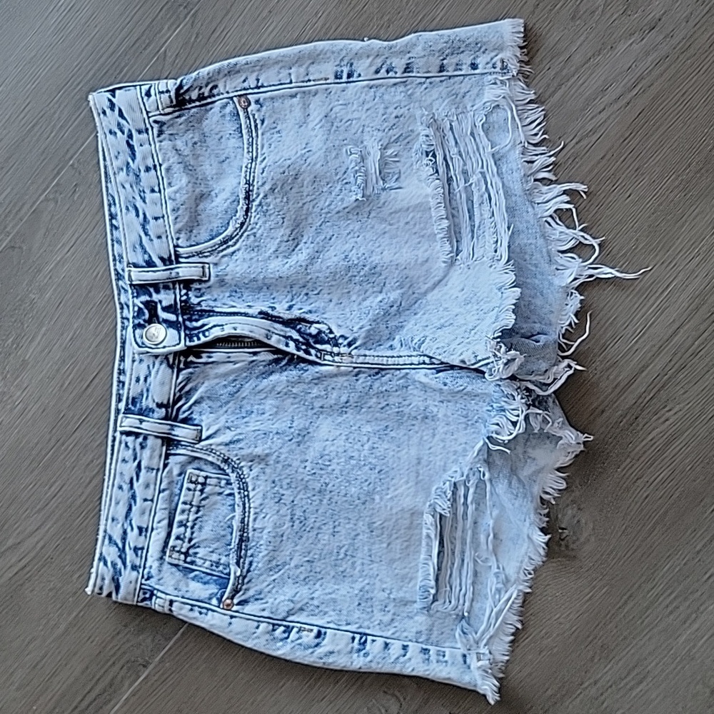 Cute acid wash I&M Jean shorts sz M
